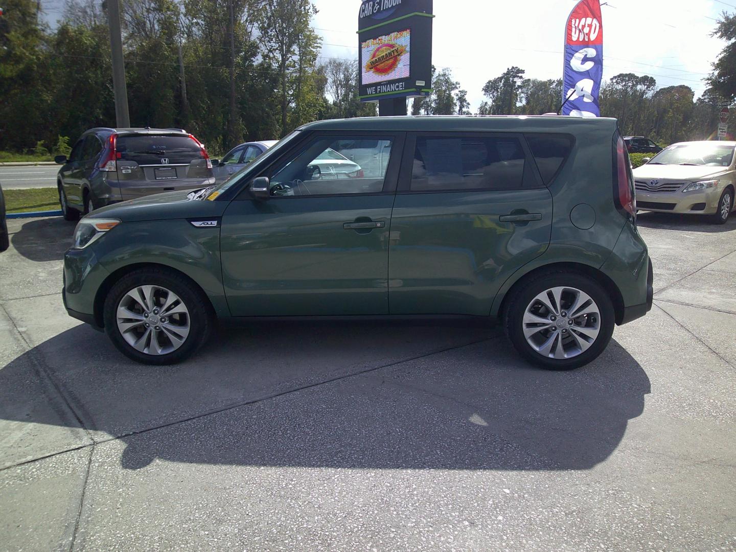 2014 GREEN KIA SOUL + (PLUS) (KNDJP3A54E7) , located at 10405 Abercorn Street, Savannah, GA, 31419, (912) 921-8965, 31.988262, -81.131760 - Photo#4